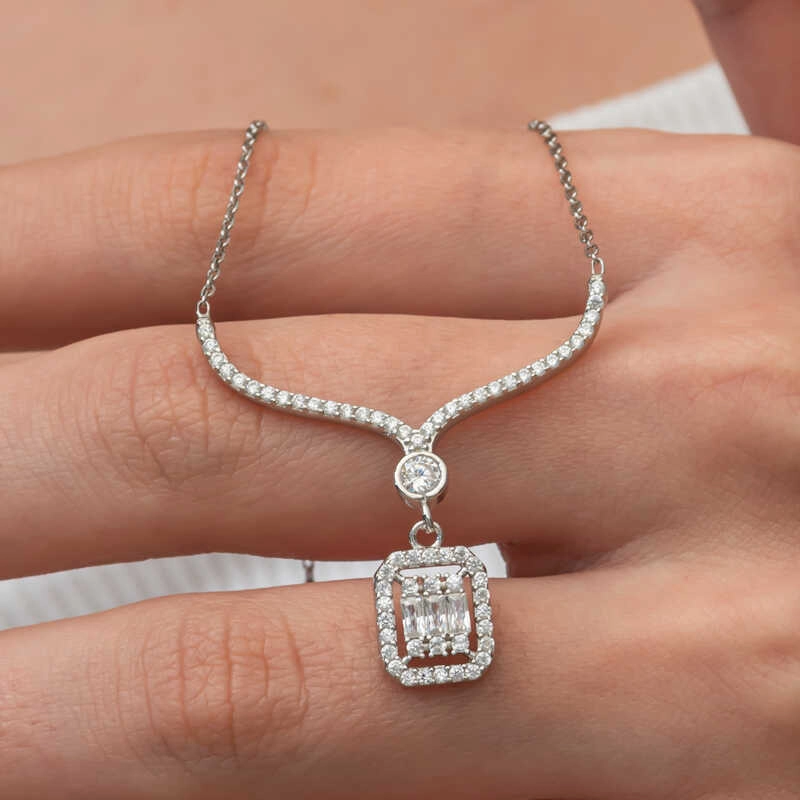 Silver Baguette Stone Choker Model Women’s Necklace