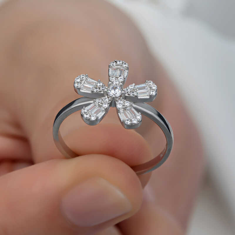 Silver Zircon Stone-set Flower Women's Ring
