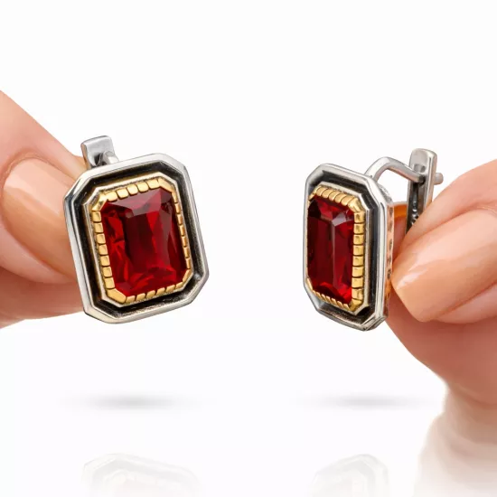 Gümüş Yakut Taşlı Otantik Kadın Küpe