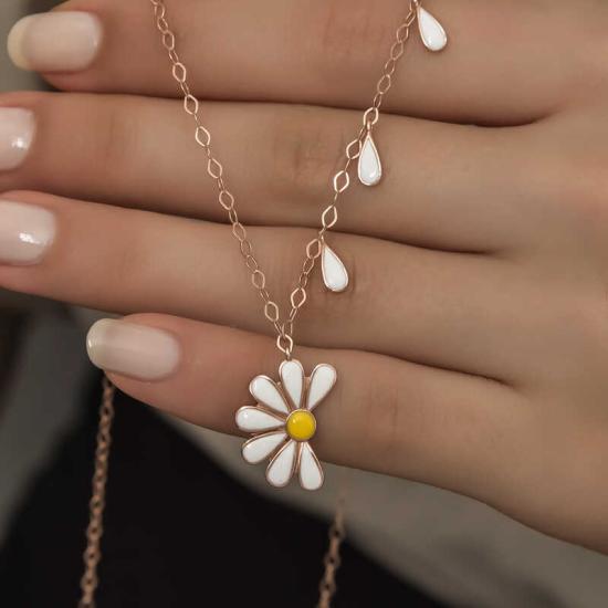 Silver Rose Daisy Loves Dislikes Women’s Necklace