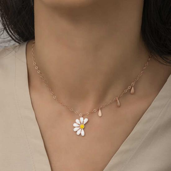 Silver Rose Daisy Loves Dislikes Women’s Necklace