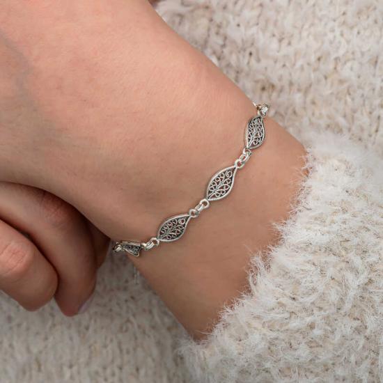 Silver Filigree Leaf Patterned Women’s Bracelet