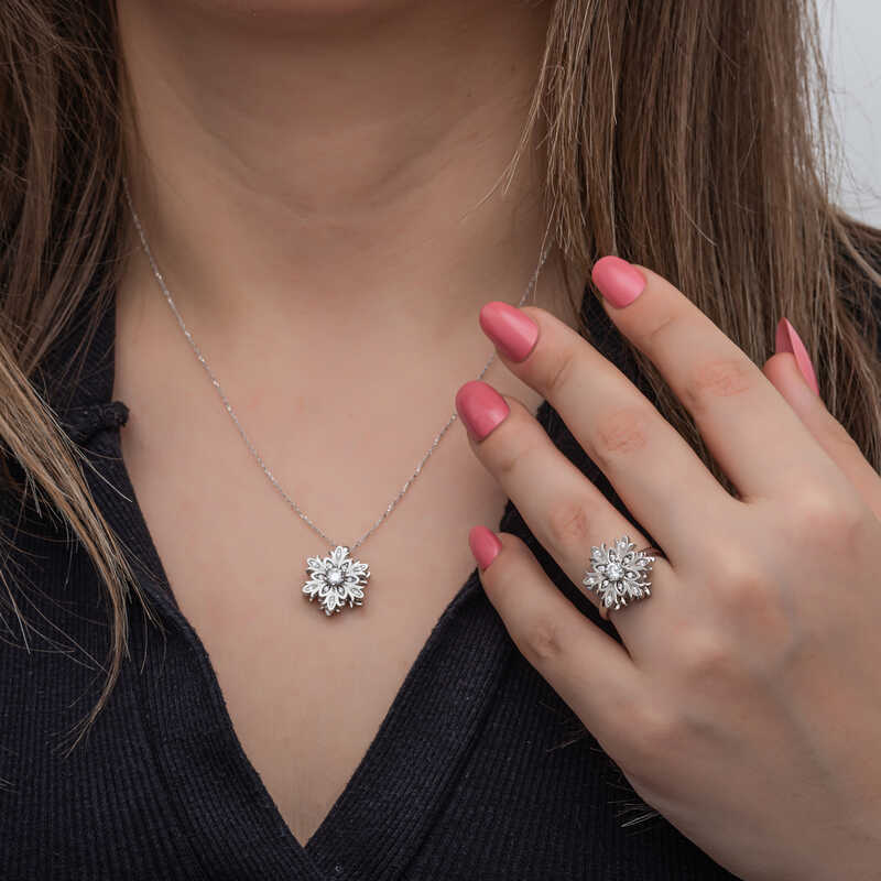 Silver Adjustable Snowflake Spinning Stress Set for Women