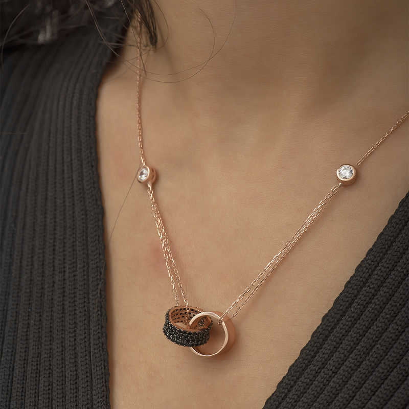 Silver Rose Interlocking Circle Necklace