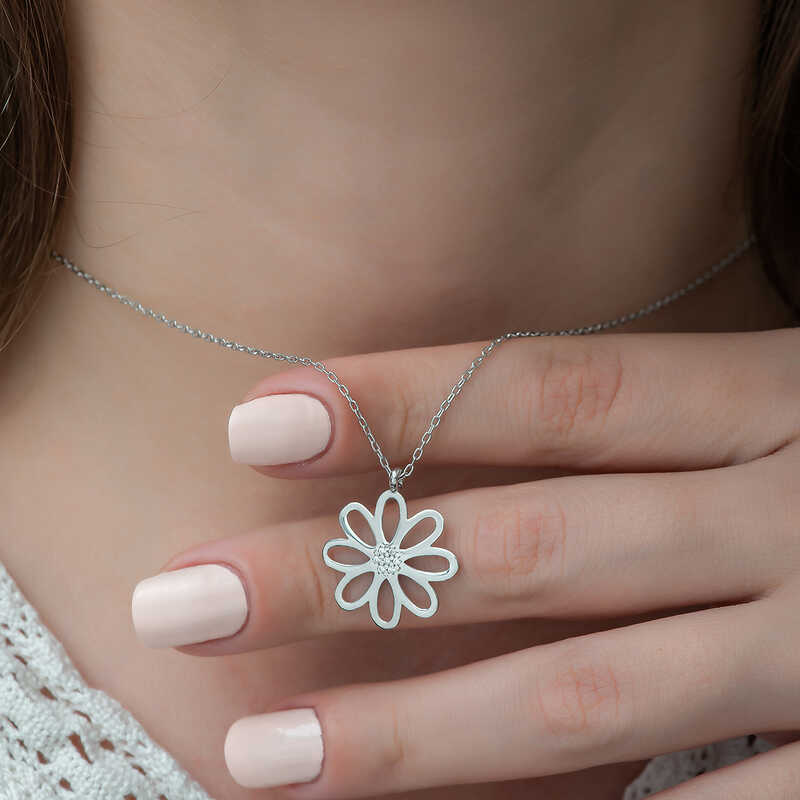 Silver Flower Women’s Necklace