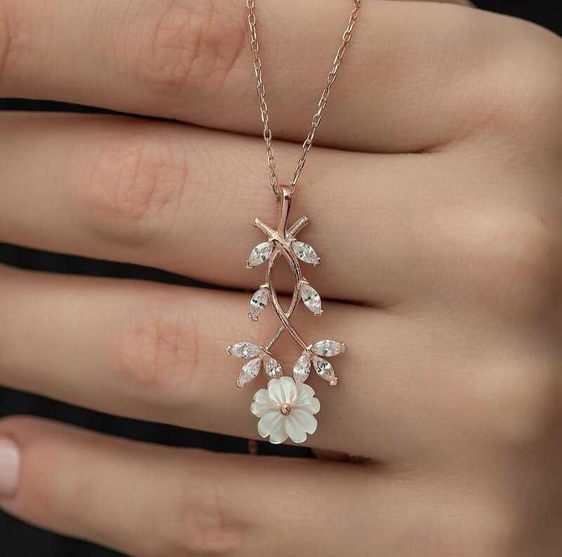 Silver Rose White Spring Flower Necklace