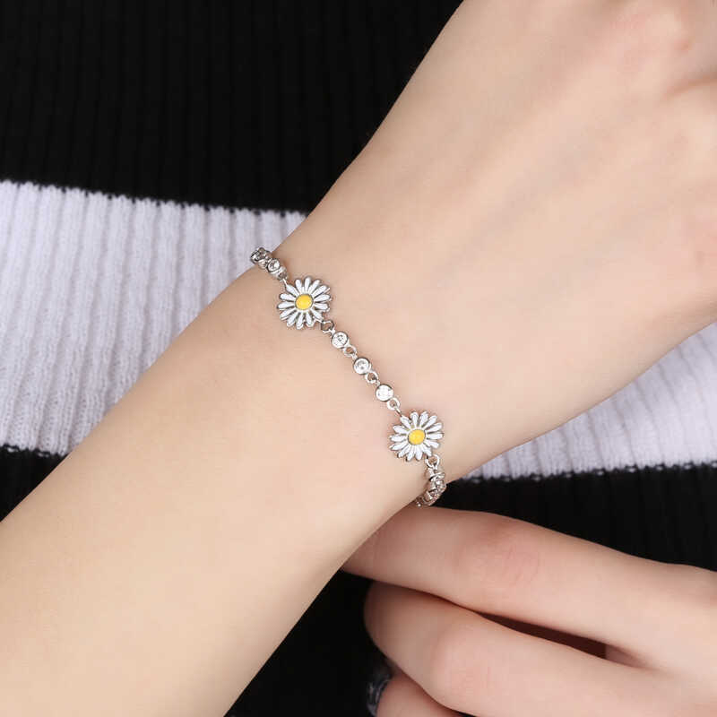 Silver Daisy Women’s Bracelet