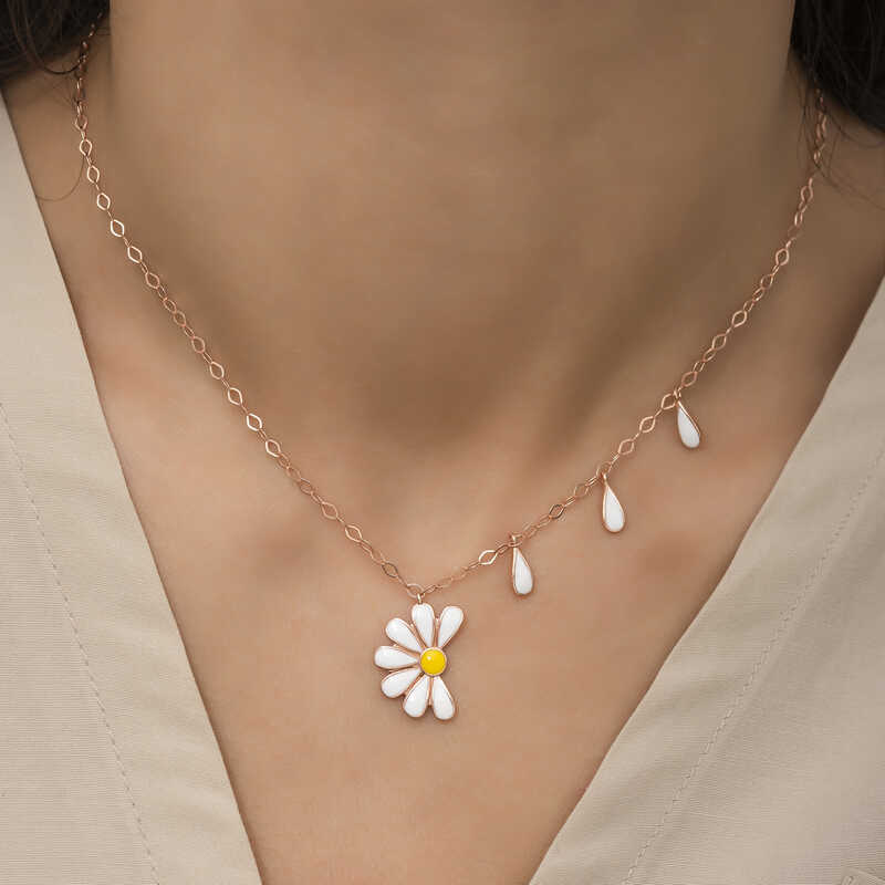 Silver Rose Daisy Loves Dislikes Women’s Necklace