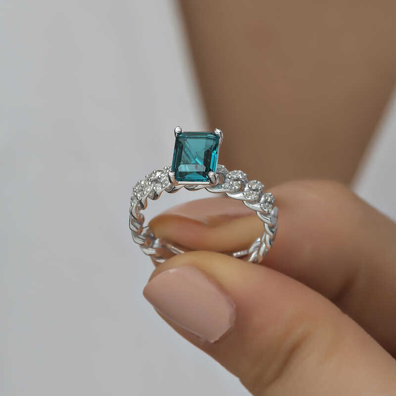 Silver Dark Green Baguette Stone Women’s Ring