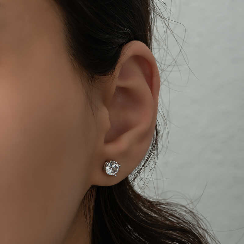 Silver 4 mm White Zircon Single Stone Women’s Earring