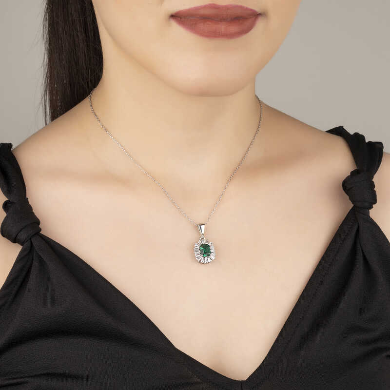 Silver Diamond Mounted Emerald Stone Women’s Necklace