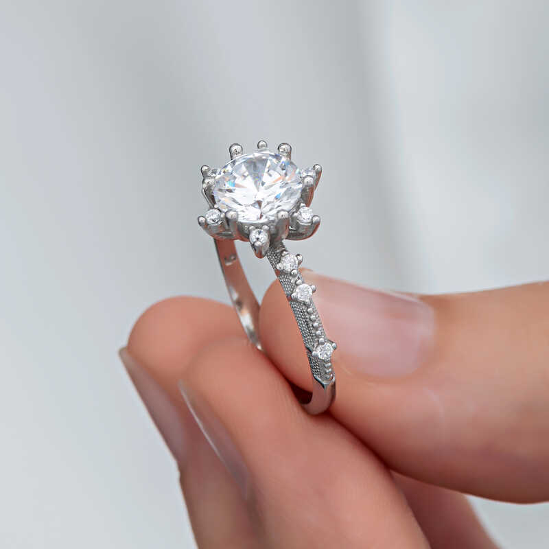 Silver Flower Patterned Women’s Ring