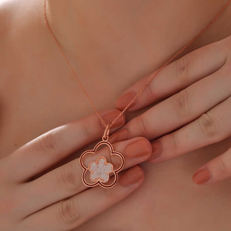 Silver Rose Flower Patterned Women’s Necklace