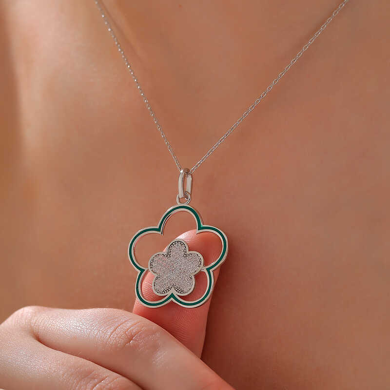Silver Flower Patterned Women’s Necklace