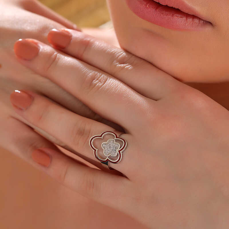 Silver Flower Patterned Women’s Ring