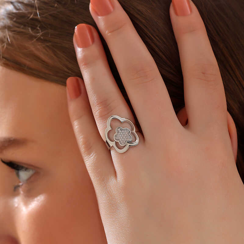Silver Flower Patterned Women’s Ring