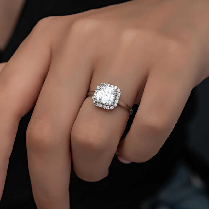 Silver Baguette Stone Women’s Ring