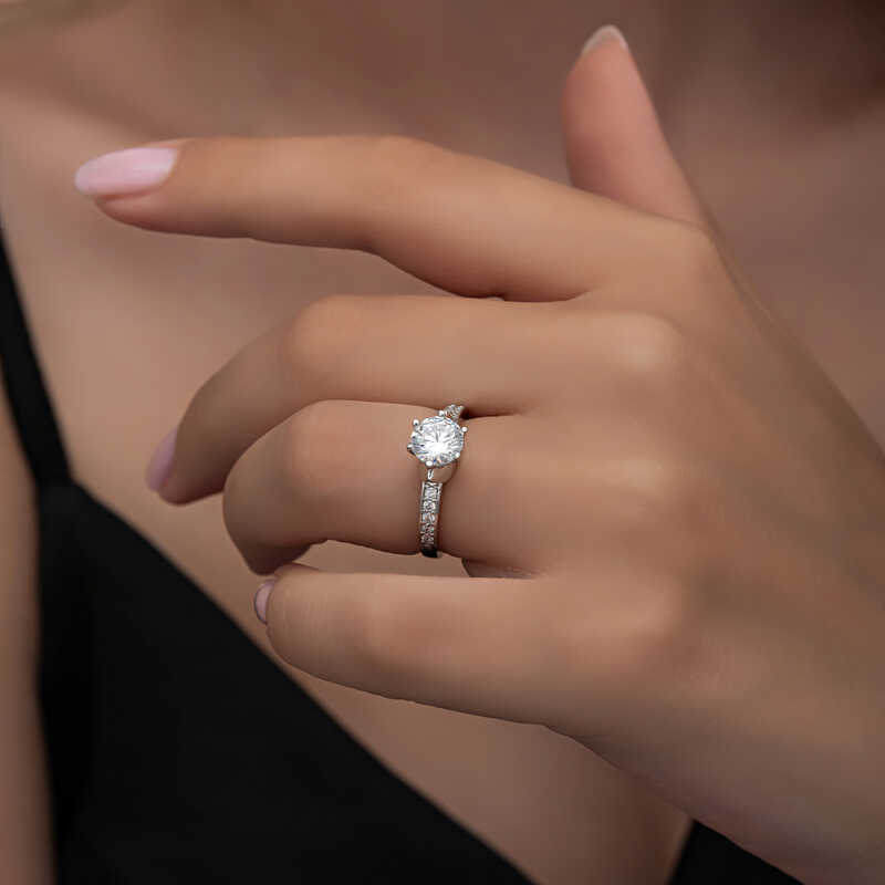 Silver Solitaire Women’s Ring