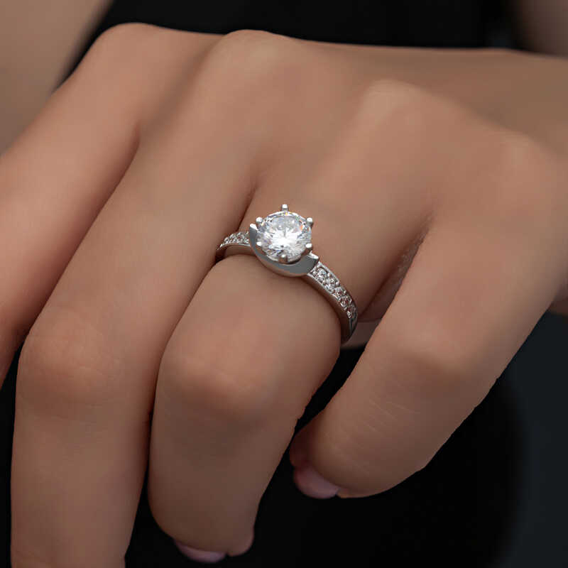 Silver Solitaire Women’s Ring