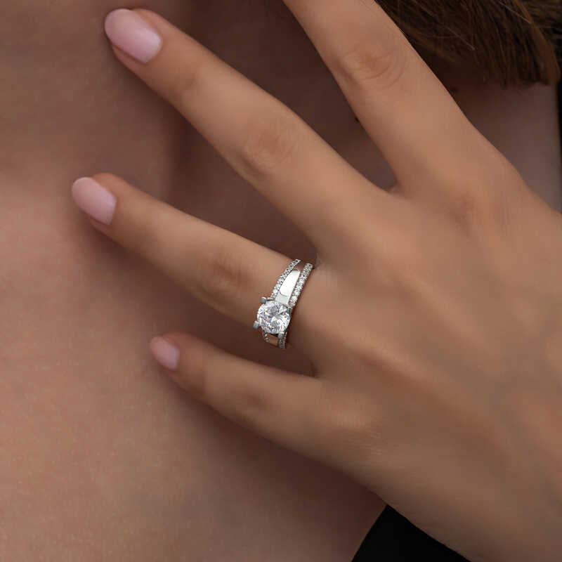 Silver Solitaire Women’s Ring