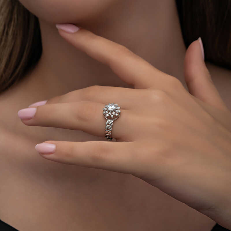Silver Solitaire Women’s Ring
