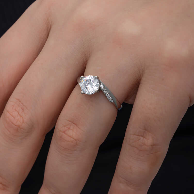 Silver Solitaire Women’s Ring