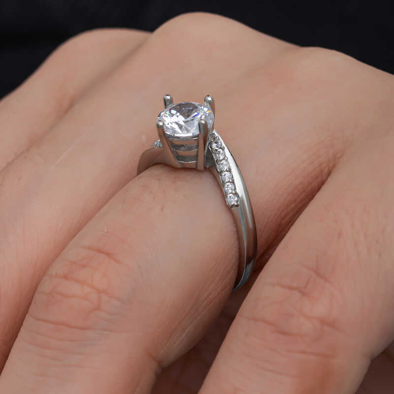 Silver Solitaire Women’s Ring