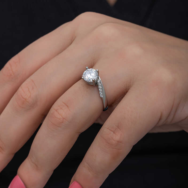 Silver Solitaire Women’s Ring