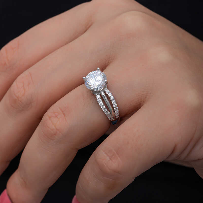 Silver Solitaire Women’s Ring