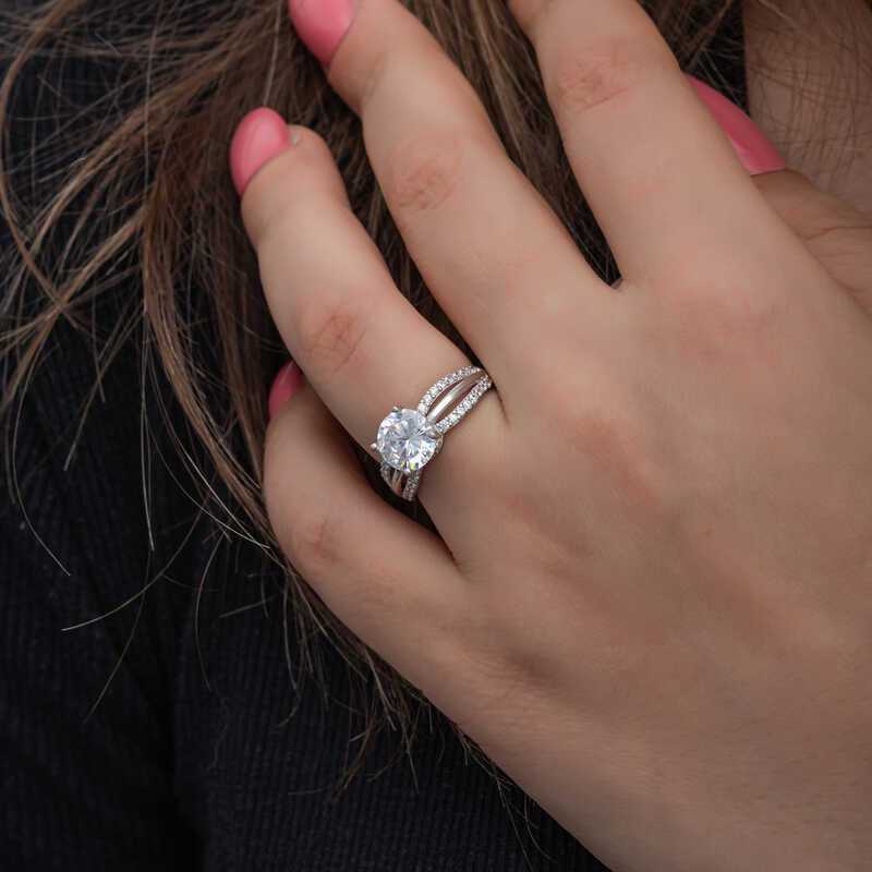 Silver Solitaire Women’s Ring
