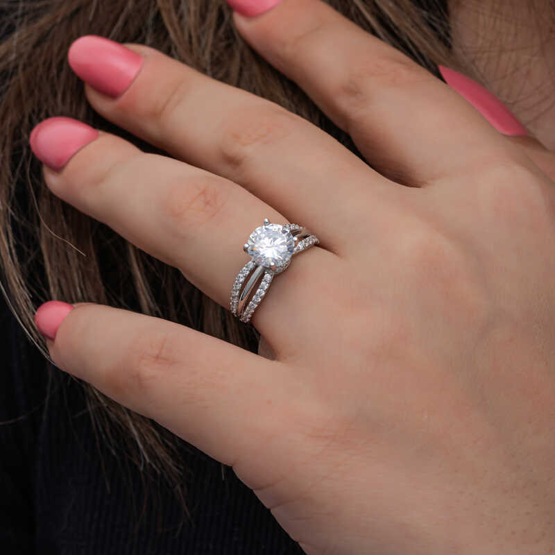 Silver Solitaire Women’s Ring