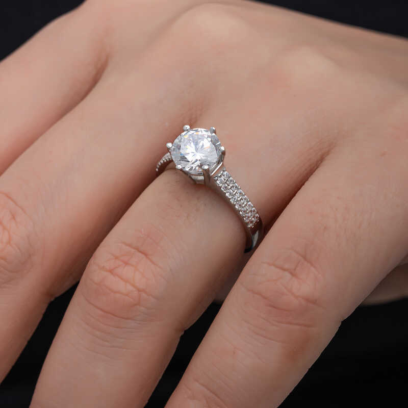 Silver Solitaire Women’s Ring
