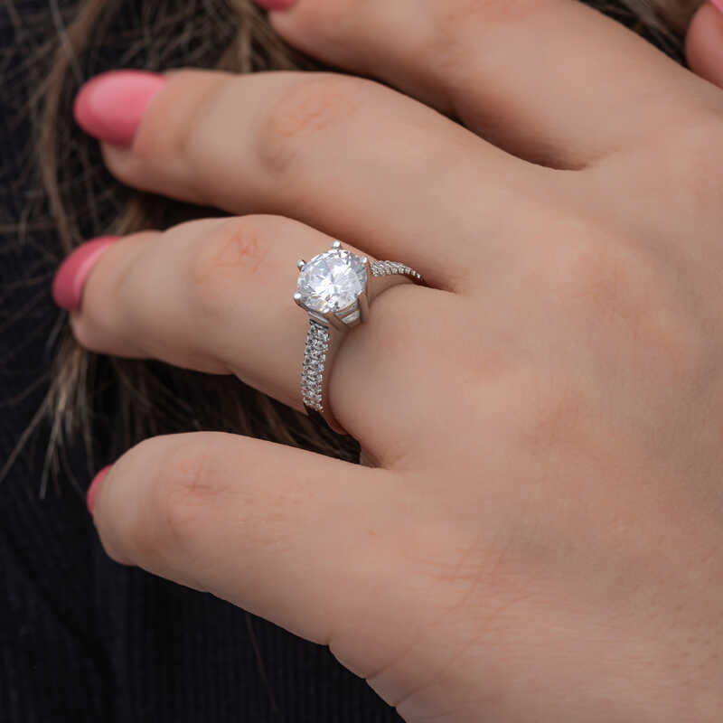 Silver Solitaire Women’s Ring