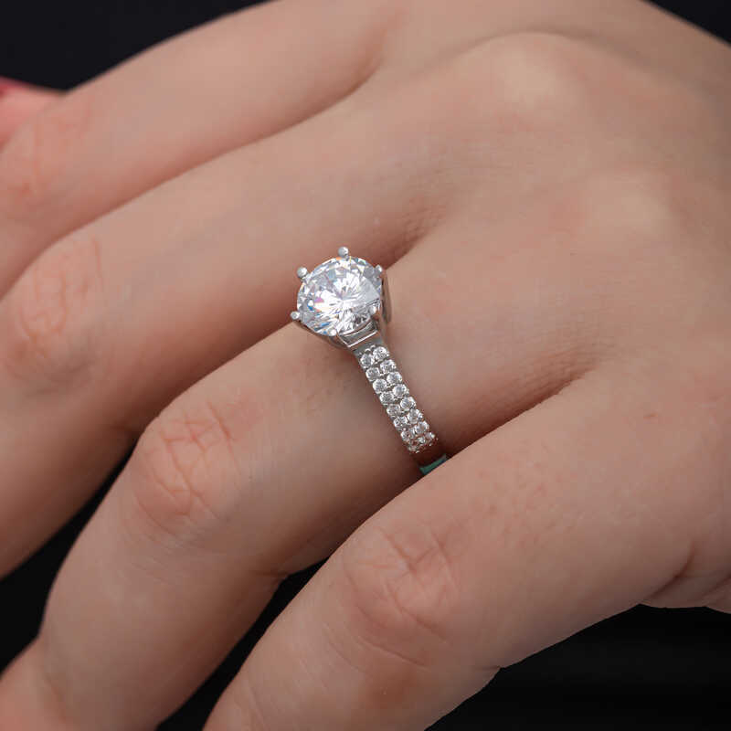 Silver Solitaire Women’s Ring