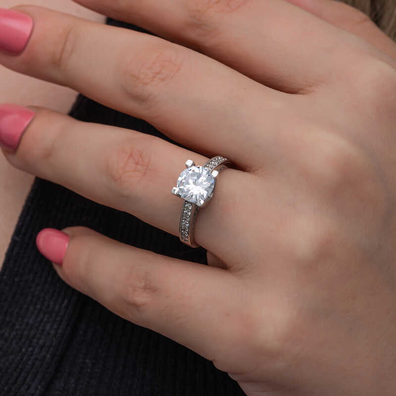 Silver Solitaire Women’s Ring