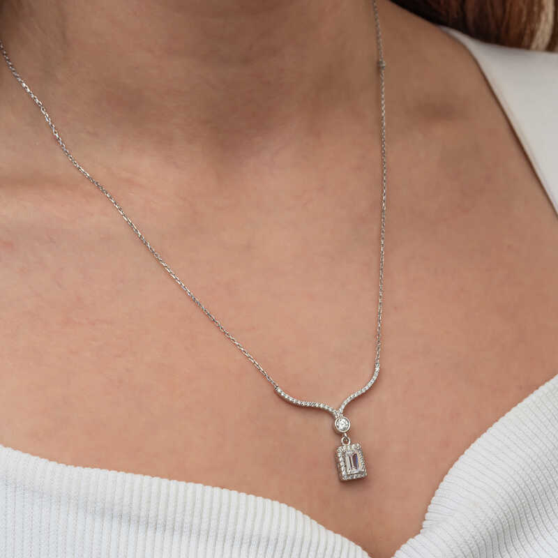 Silver Baguette Stone Choker Model Women’s Necklace
