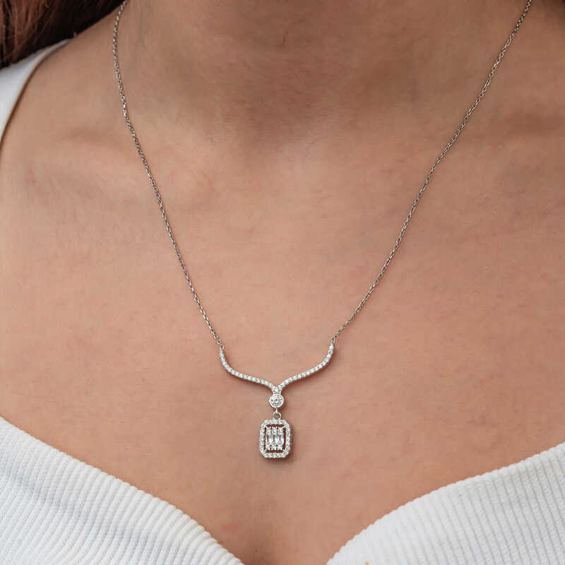 Silver Baguette Stone Choker Model Women’s Necklace