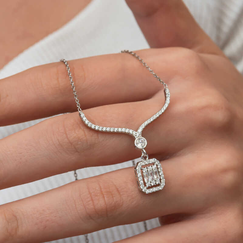 Silver Baguette Stone Choker Model Women’s Necklace