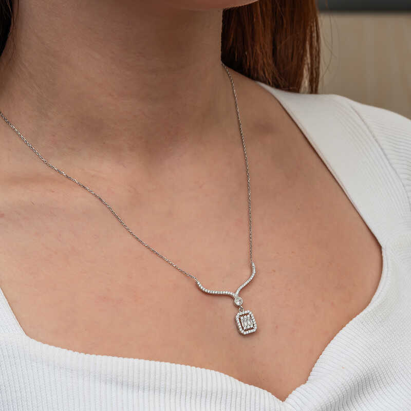 Silver Baguette Stone Choker Model Women’s Necklace